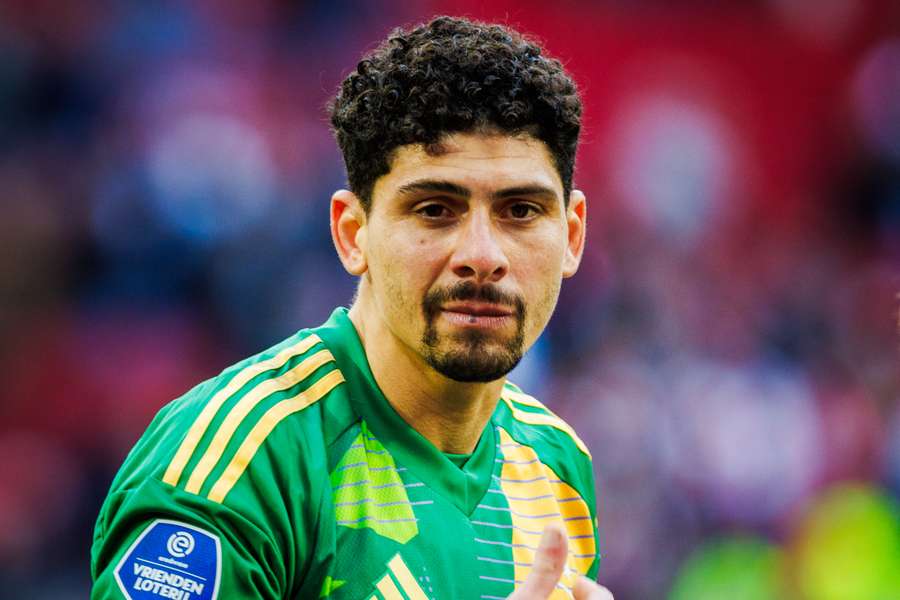 Ajax replace goalkeeper Remko Pasveer with Matheus after UEFA compensation