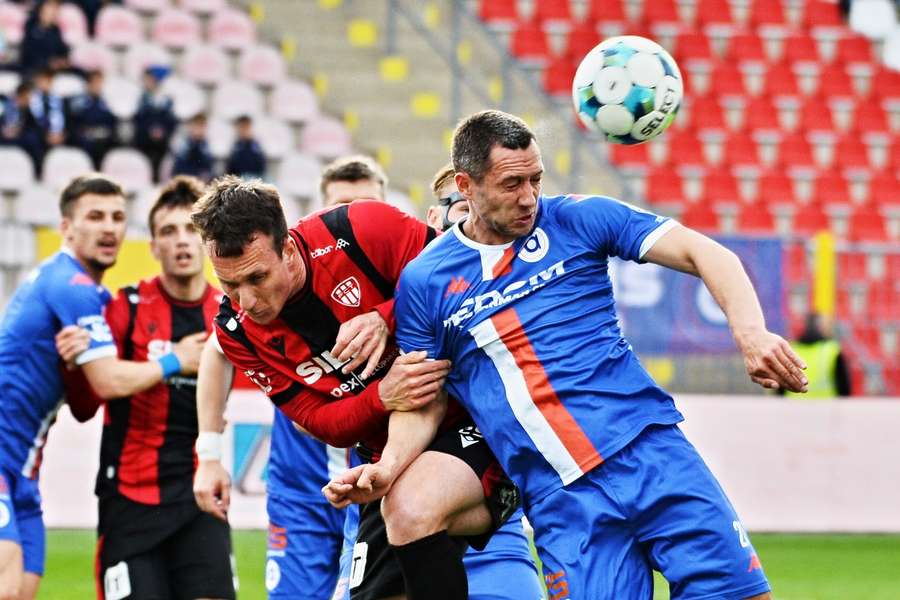 Táborsko se odmítlo posunout do první ligy, Artis Brno nabídku přijal. Táborsko se odmítlo posunout do první ligy, Artis Brno nabídku přijal.