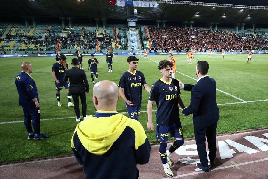 Fenerbahçe abandonou Supertaça Turca depois de apenas um minuto disputado