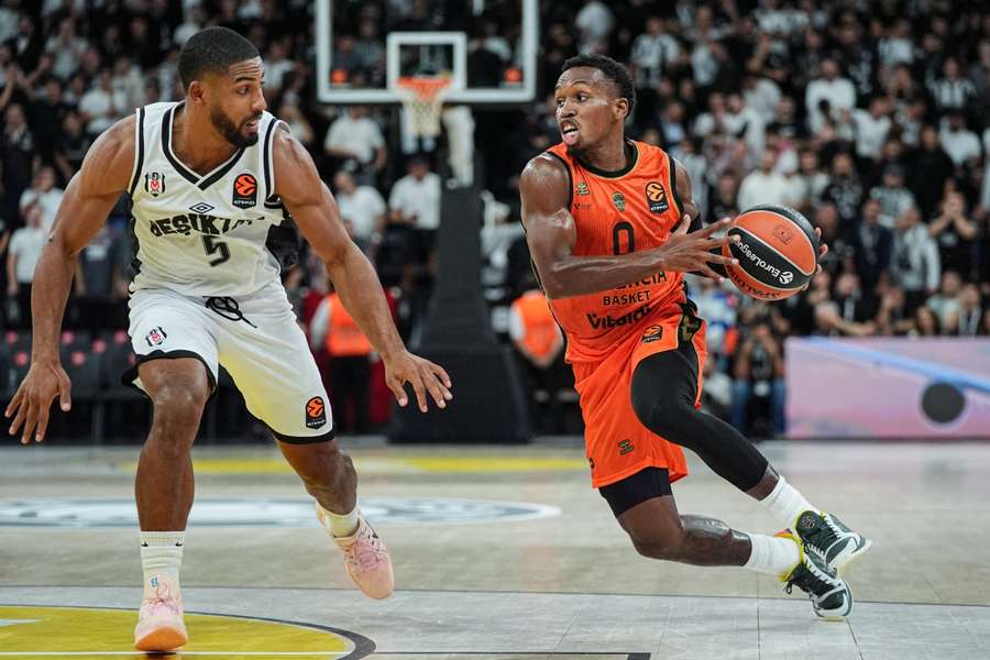 TJ Shorts ante David DeJulius TJ Shorts ante David DeJulius