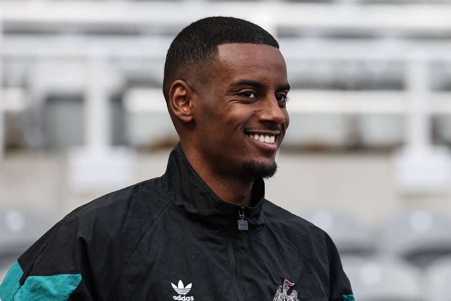 Liverpool to snap up Isak for £120M as they break British transfer record once again Liverpool to snap up Isak for £120M as they break British transfer record once again
