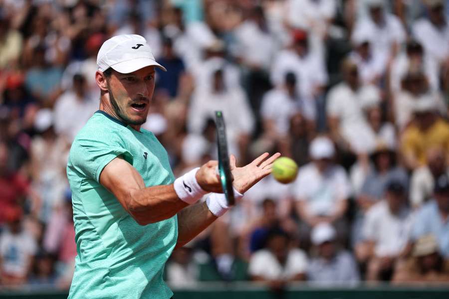 Pablo Carreño golpea la bola