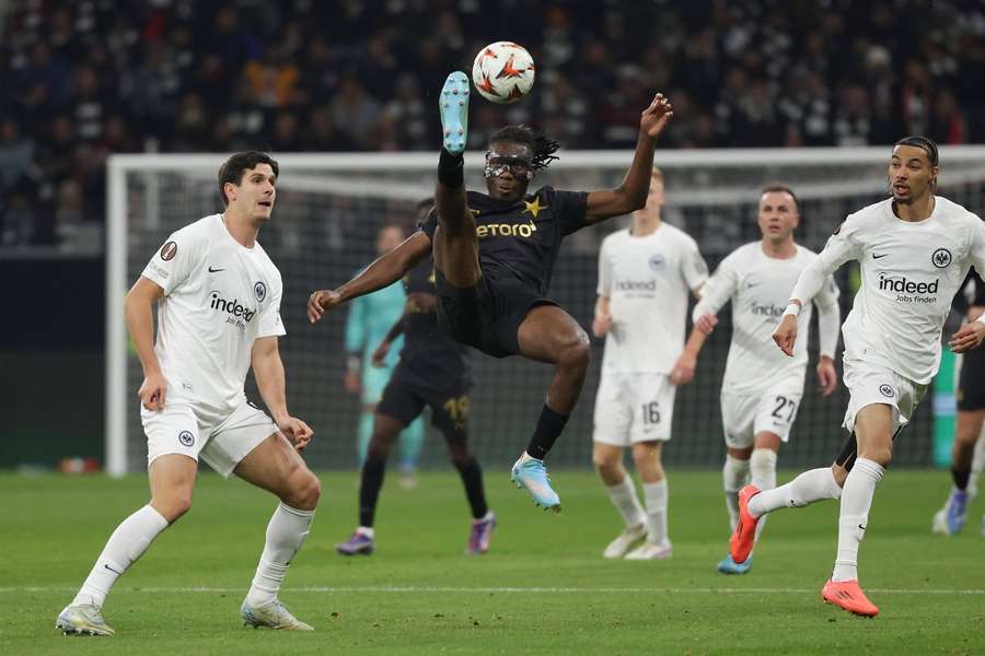 Igoh Ogbu in action for Slavia Prague