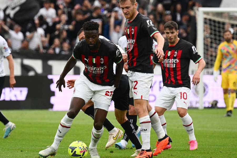Medie: Kæmpe sommerudsalg hos AC Milan: Syv spillere skal væk