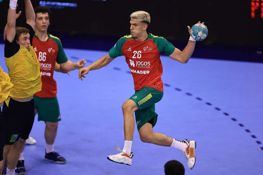 Francisco Costa lesionou-se numa coxa no treino de quarta-feira Francisco Costa lesionou-se numa coxa no treino de quarta-feira
