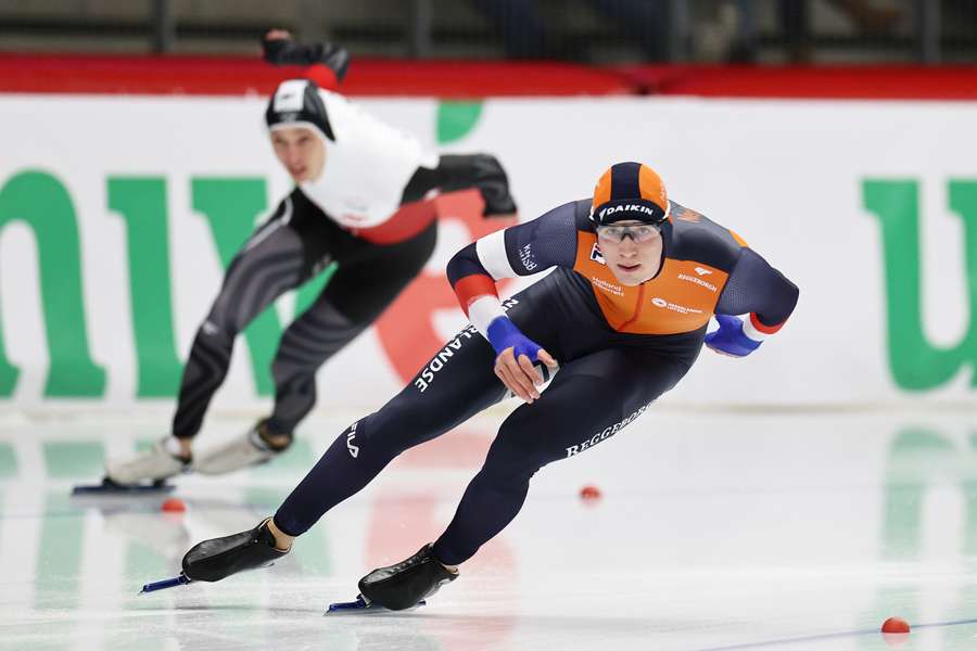 Jenning de Boo was na de 500 meter al derde en handhaafde zich op het virtuele podium