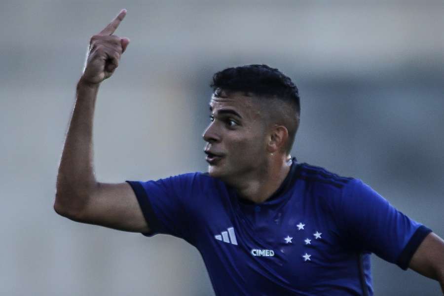 Bruno Rodrigues abriu o placar para o Cruzeiro em Cariacica
