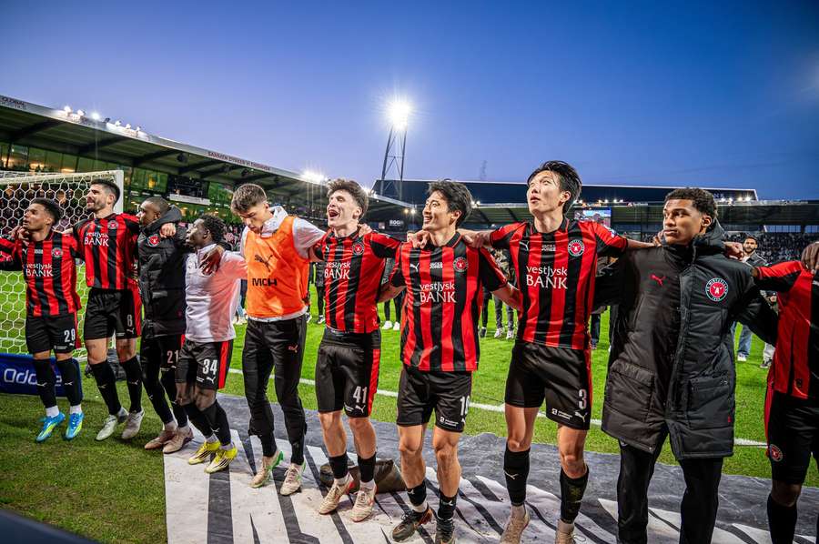 FC Midtjylland moved to the top of the table in the Danish Superliga