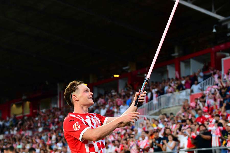 Tsygankov, con el sable, celebra su gol ante Osasuna