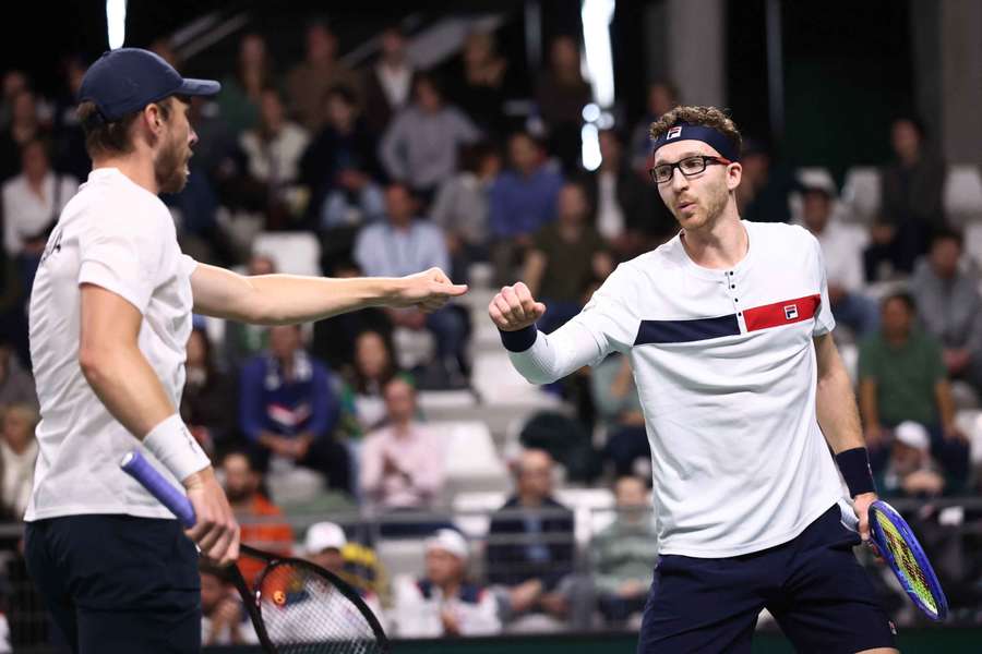 Slováci privítajú Grékov.