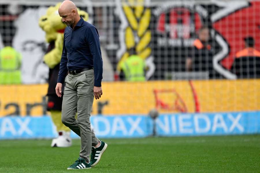 Erik ten Hags Debüt als Trainer von Bayer Leverkusen ist misslungen.