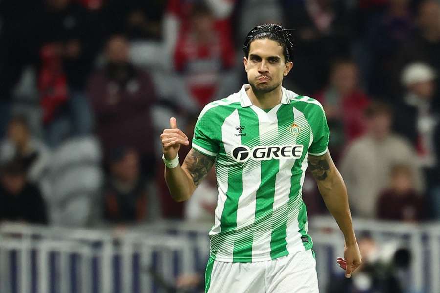 Marc Bartra, durante el Lille-Betis Marc Bartra, durante el Lille-Betis
