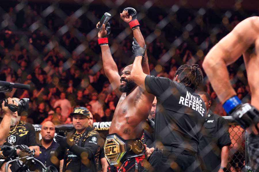 Jon Jones é o atual campeão dos Peso-Pesado do UFC