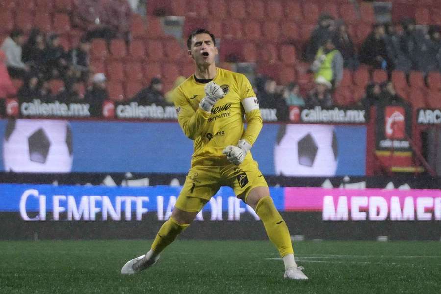 El portero del Juárez celebra con rabia