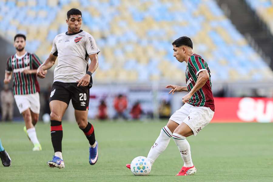 Fluminense ficou com um jogador a mais ainda no primeiro tempo