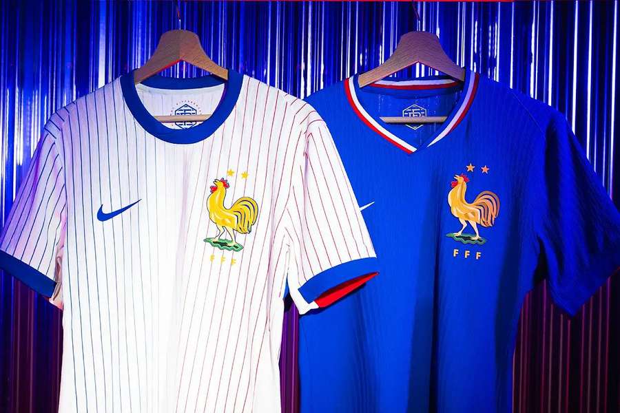 Les nouveaux maillots de l'équipe de France à l'Euro 2024. 