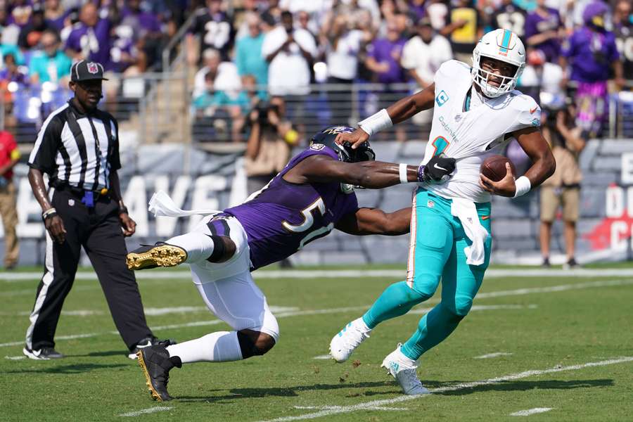 NFL roundup: Tua Tagovailoa tosses 6 TDs as Dolphins rally past Ravens