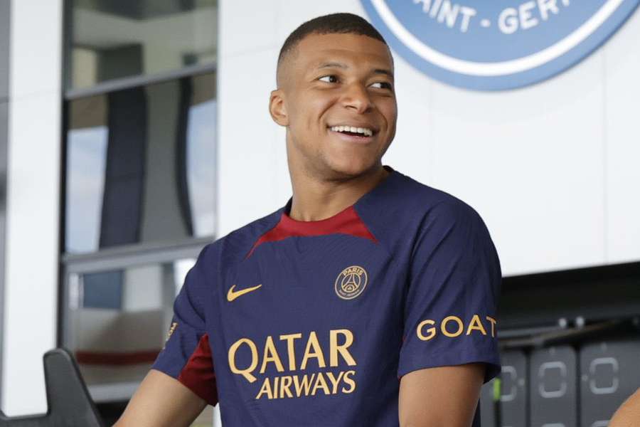 Mbappé durante uma sessão no ginásio do PSG