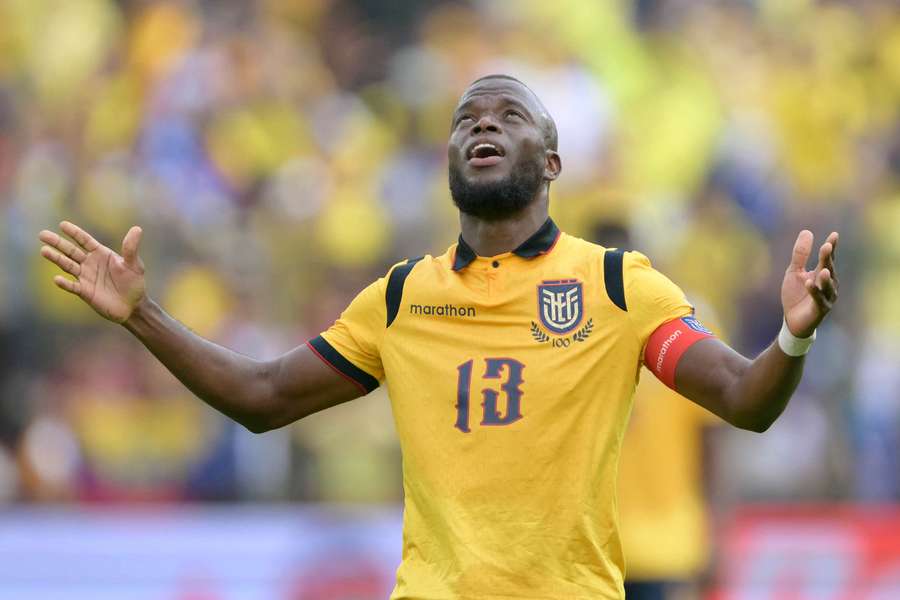 Enner Valencia foi às redes duas vezes em vitória de La Tri