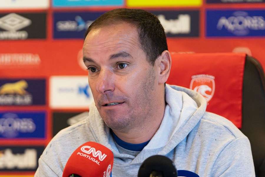 Petit, treinador do Santa Clara