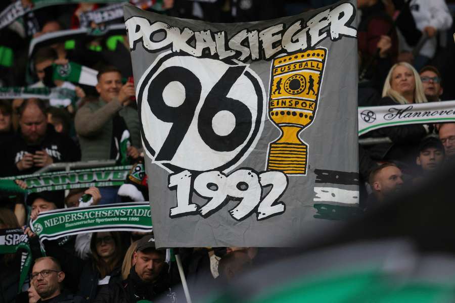 Hannover-Fans zehren seit über 30 Jahren vom großen Coup im DFB-Pokal.