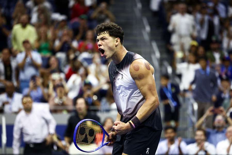Ben Shelton na US Open přehrál Tallona Griekspoora. Ben Shelton na US Open přehrál Tallona Griekspoora.