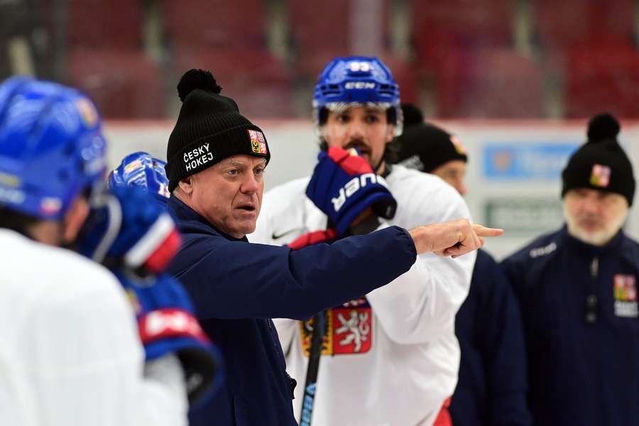 Trenér Radim Rulík na srazu národního týmu před olympiádou. Trenér Radim Rulík na srazu národního týmu před olympiádou.