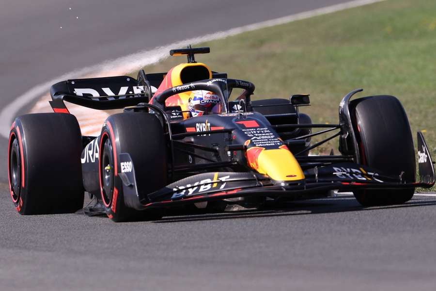 Verstappen on pole for home Dutch Grand Prix ahead of title rival Leclerc