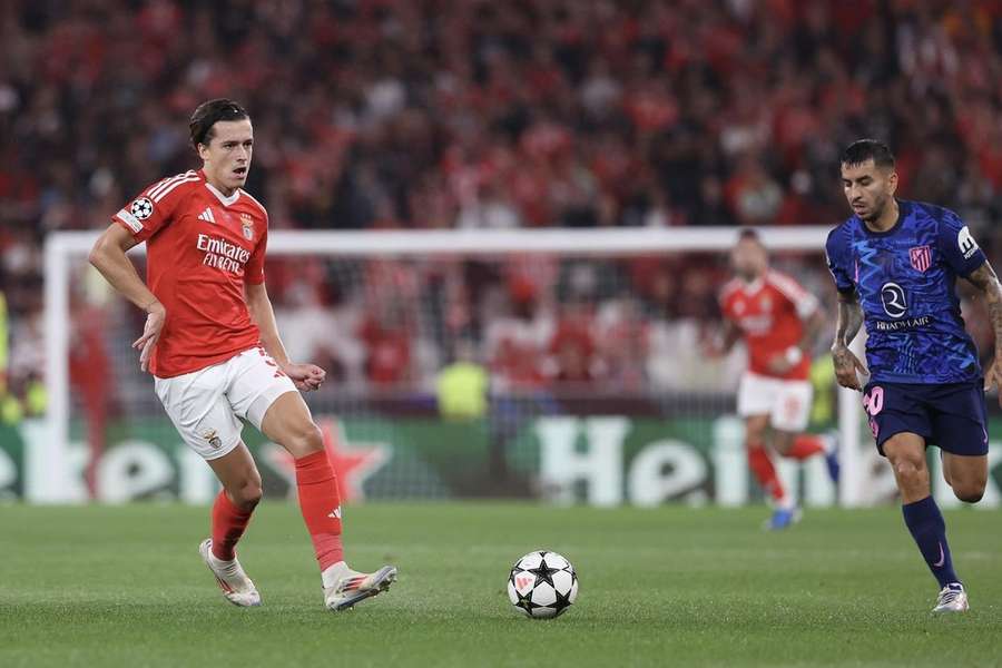 Carreras, en el partido entre el Benfica y el Atlético. 