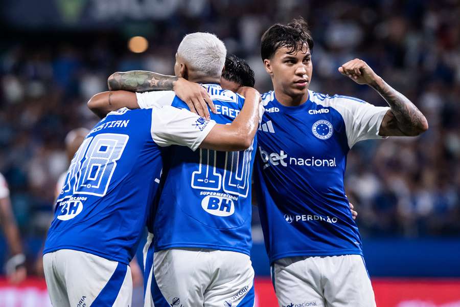O Cruzeiro atropelou o Uberlândia no Mineirão
