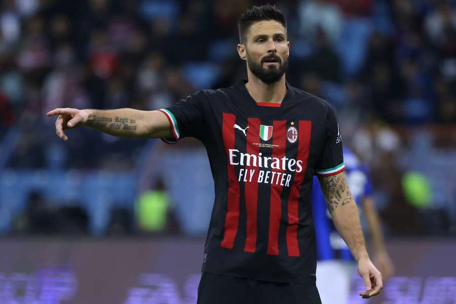 Giroud estará no comando do ataque do Milan contra a Lazio