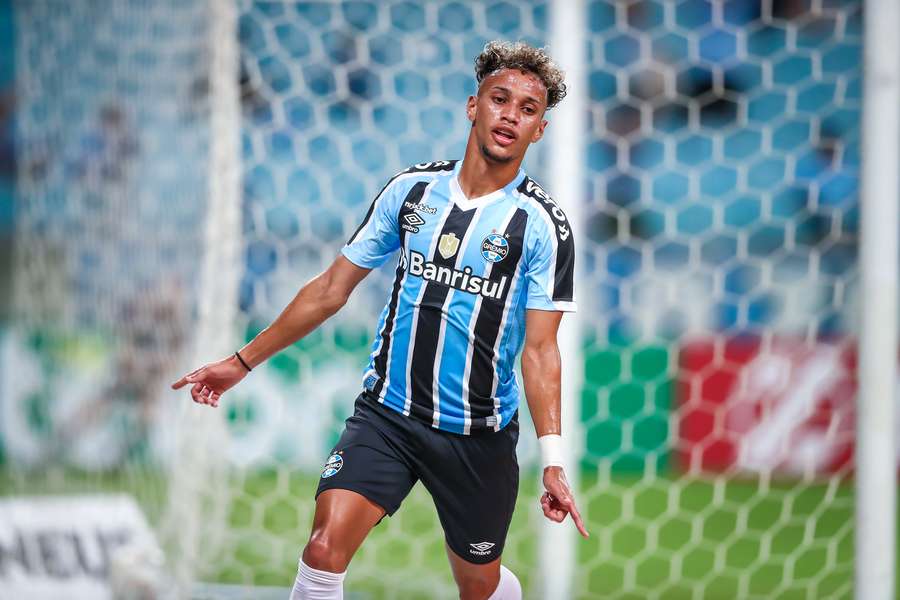 Bitello fez um dos gols do 6 a 1 do Grêmio sobre o Novo Hamburgo