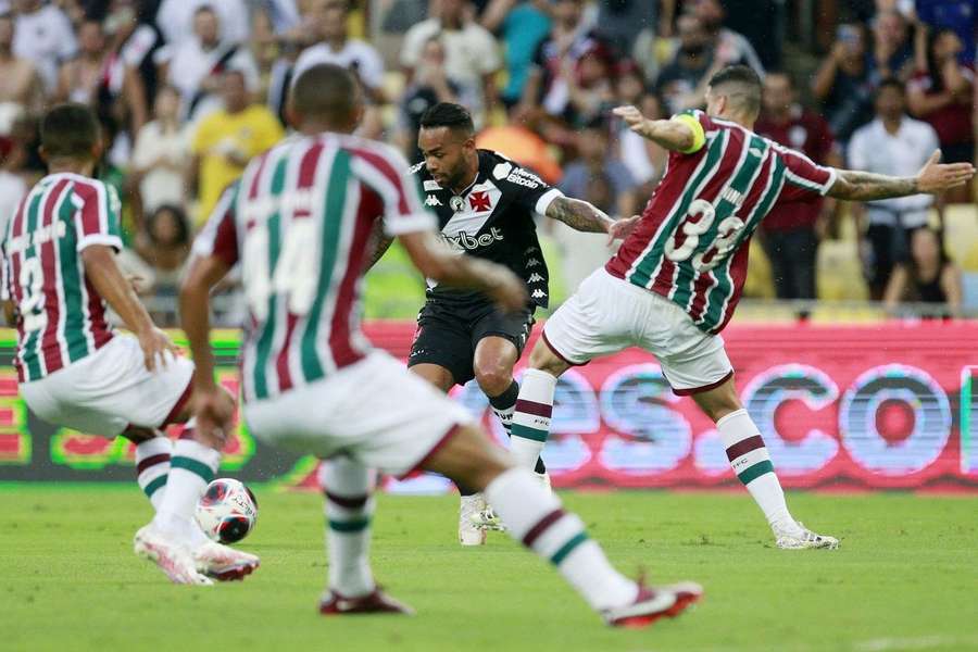 Vasco da Gama viu Fábio brilhar na baliza antes de Cano resolver o jogo para o Fluminense