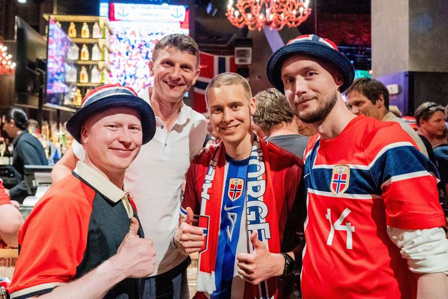 Flo with Norway fans in Boston Flo with Norway fans in Boston