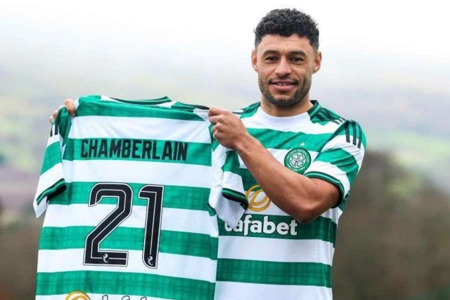 Alex Oxlade-Chamberlain bude nastupovat za Celtic.