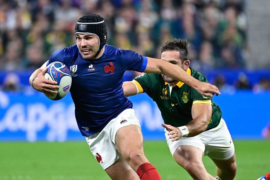 French superstar Antoine Dupont will join the sevens circuit in the new year