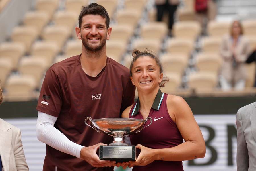 Sara Errani y Andrea Vavassori celebran su triunfo en París