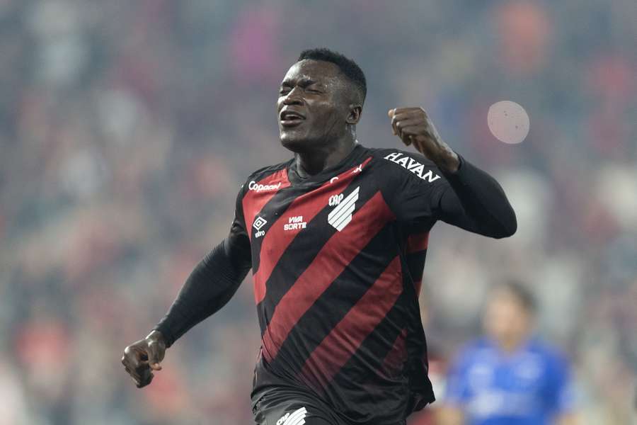 Viveros ampliou o placar para o Furacão