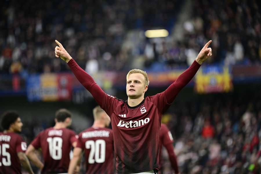 Brunes nasázel Slovácku hattrick za 37 minut.