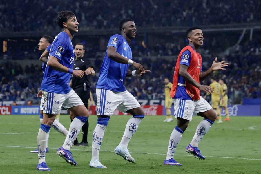 Néiser Villarreal celebra un gol