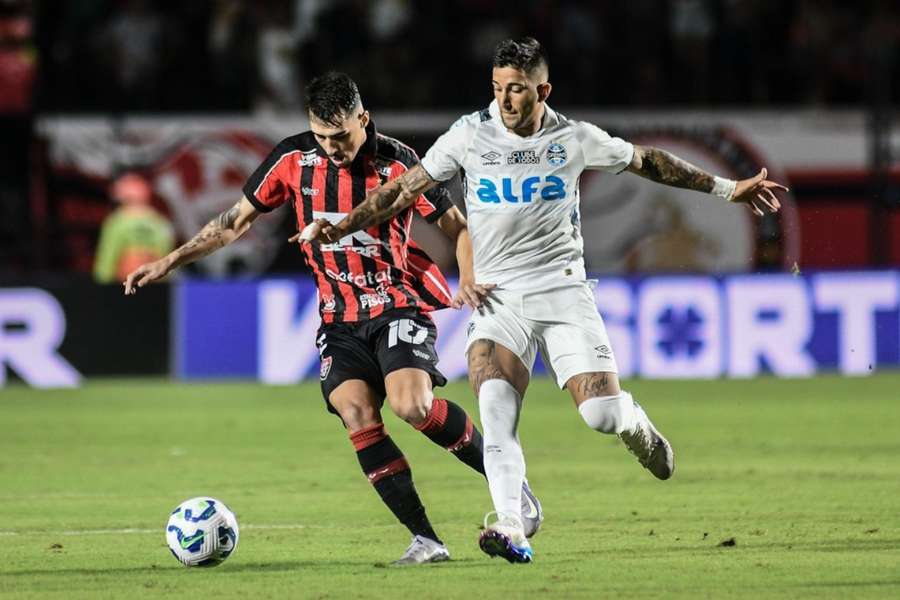 Grémio e Vitória seguem com apenas uma vitória