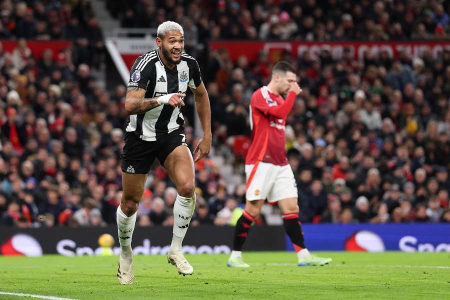 Joelinton celebrates scoring Newcastle's second goal against Man Utd
