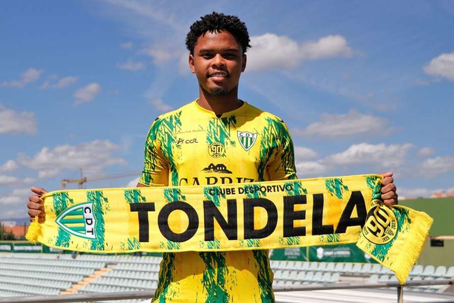 Lucas Mezenga reforça eixo defensivo do Tondela