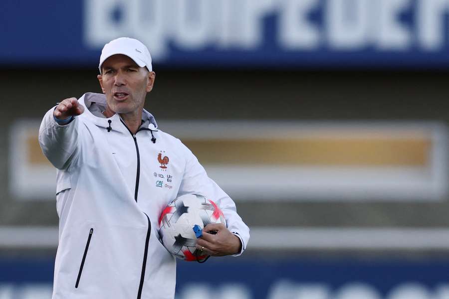 Zidane treina seleção francesa Zidane treina seleção francesa