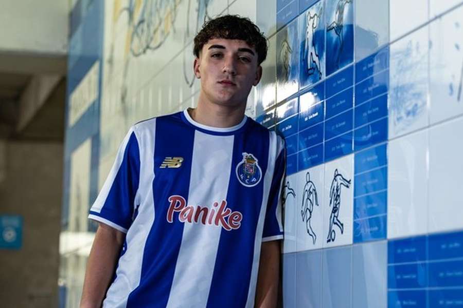 Gustavo Guerra leva 9 golos e 5 assistências em 19 jogos