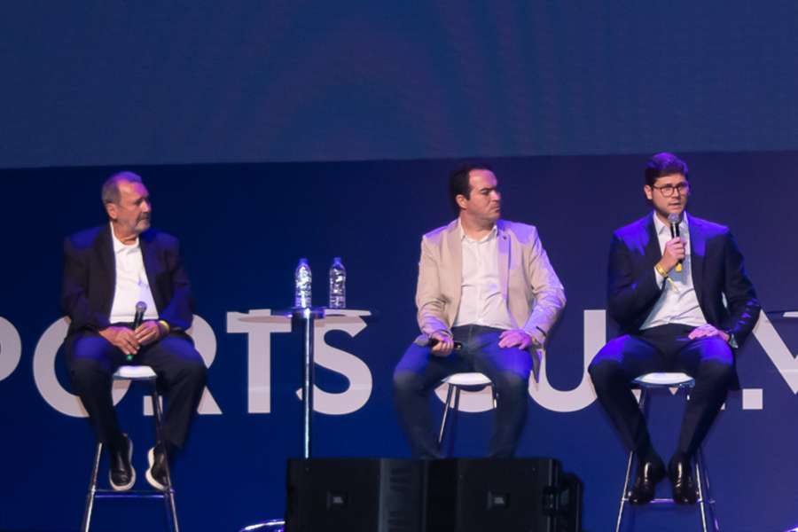 Integrantes da Liga Forte Futebol (LFF) em painel no Sports Summit