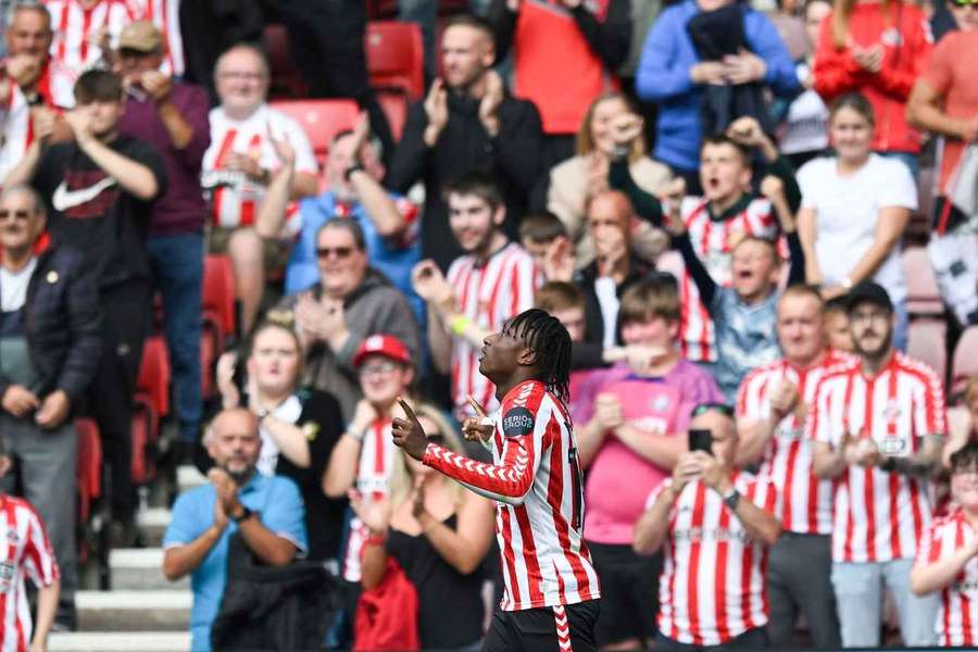 Romaine Mundle of Sunderland celebrates scoring their first goal