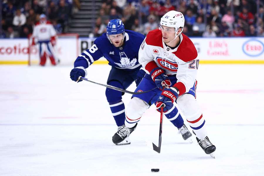 Slafkovský bodoval proti Maple Leafs.