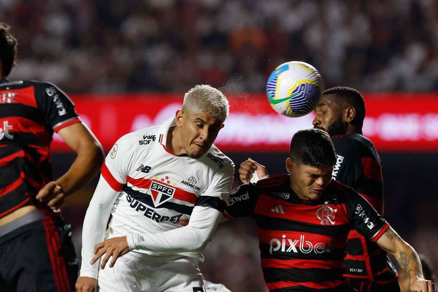 São Paulo e Flamengo duelam na Flórida em amistoso