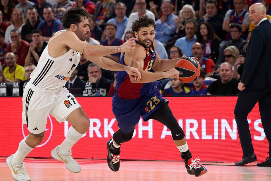 Raúl Neto, ante Campazzo en su debut con el Barça